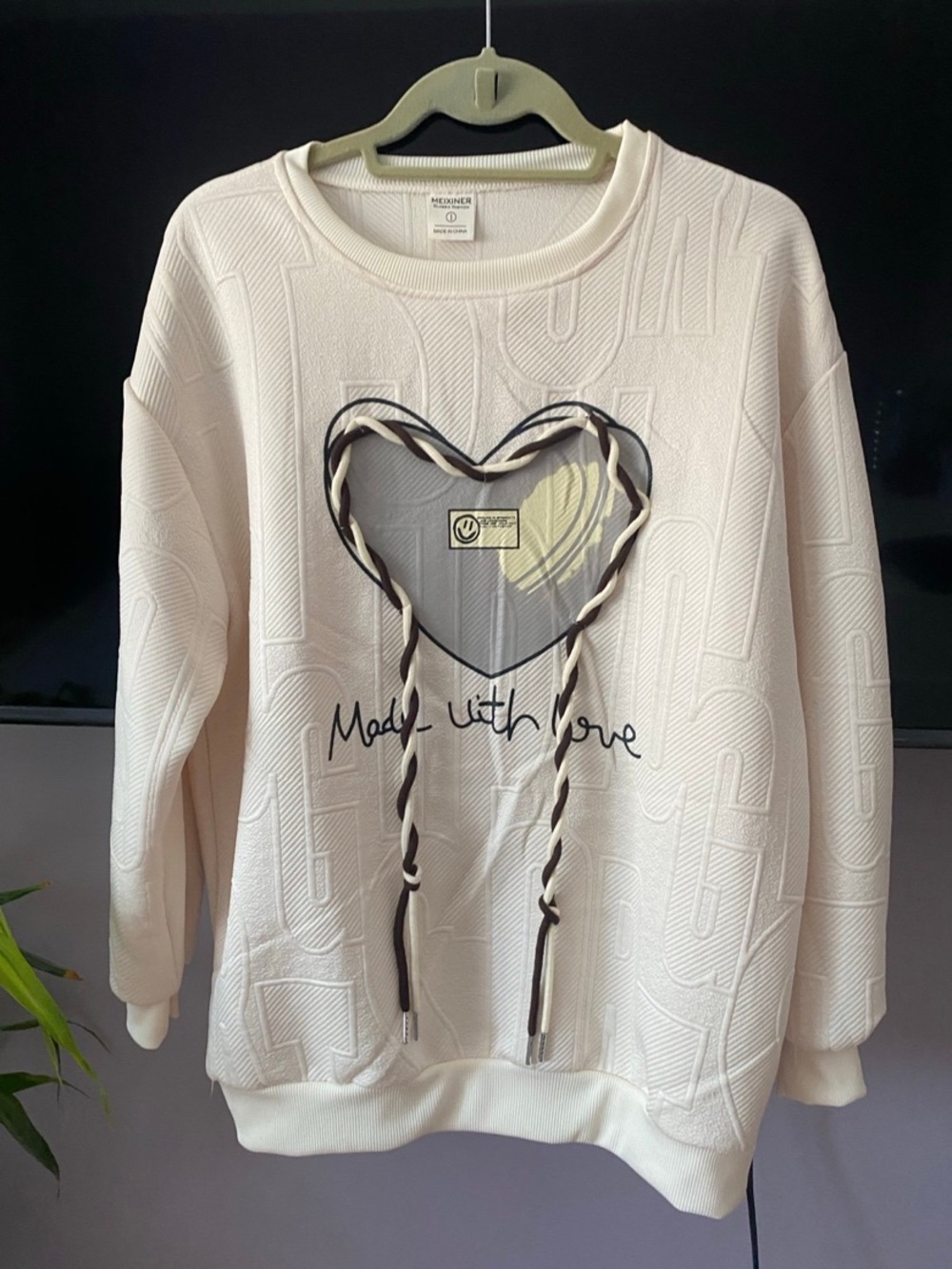 White Cream Heart Appliqué Sweater with Black Trim sz M